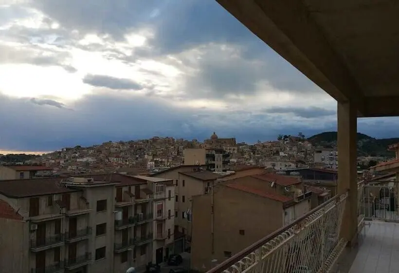 デラックストリプルルーム, Vacanze In Sicilia