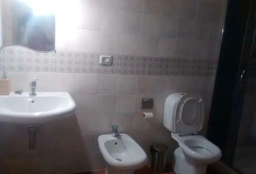 スタンダード4人部屋, Agriturismo La Caraffara Sull Etna