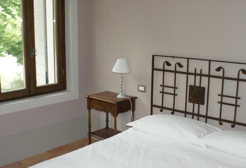 Deluxe room with river view, La Finestra Sul Po  Agriturismo