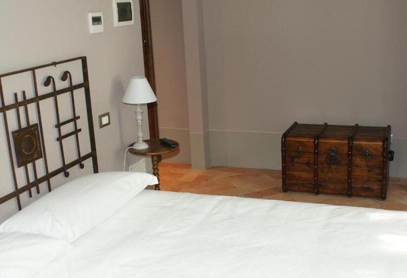 Deluxe room with river view, La Finestra Sul Po  Agriturismo