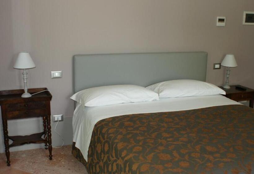 Номер Deluxe с Балконом, La Finestra Sul Po  Agriturismo