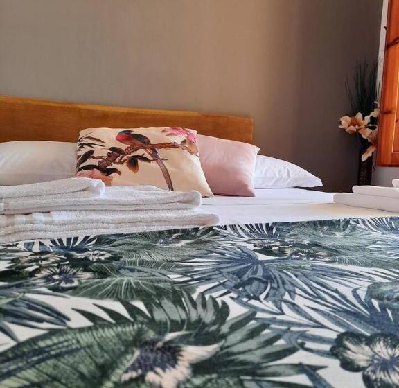 חדר דלוקס לשלושה עם נו לים, Aloha Marzamemi Rooms