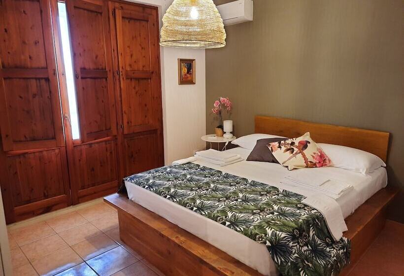 חדר דלוקס לשלושה עם נו לים, Aloha Marzamemi Rooms