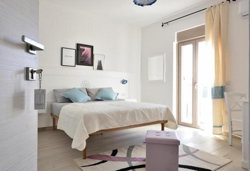 חדר סטנדרט עם מרפסת, Inah Rooms