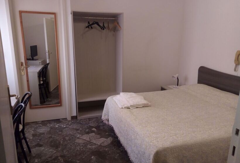 スタンダードルーム, Agostino