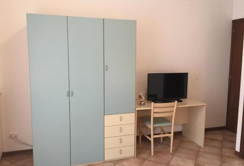 اتاق لوکس با بالکن, Il Casolare Della Cascata