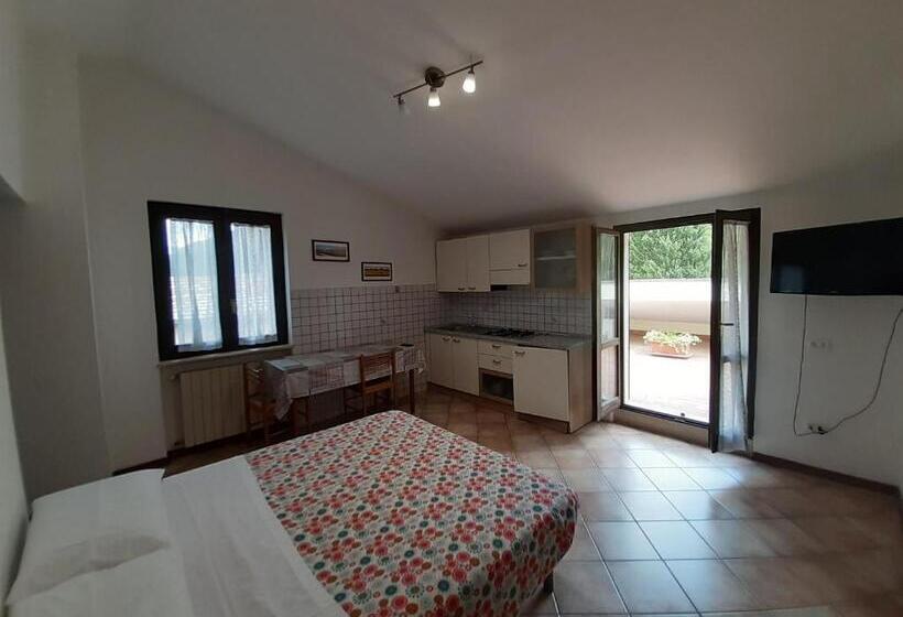 Standard Triple Room with Terrace, Il Casolare Della Cascata