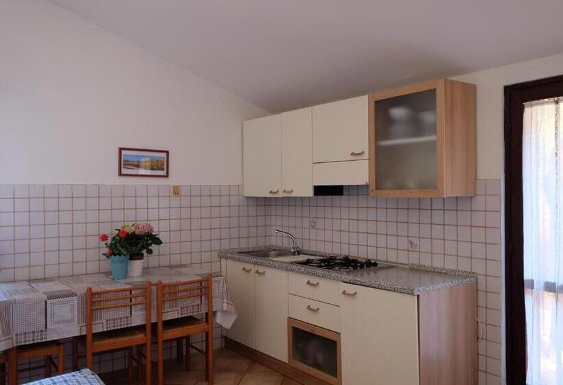 Standard Triple Room with Terrace, Il Casolare Della Cascata