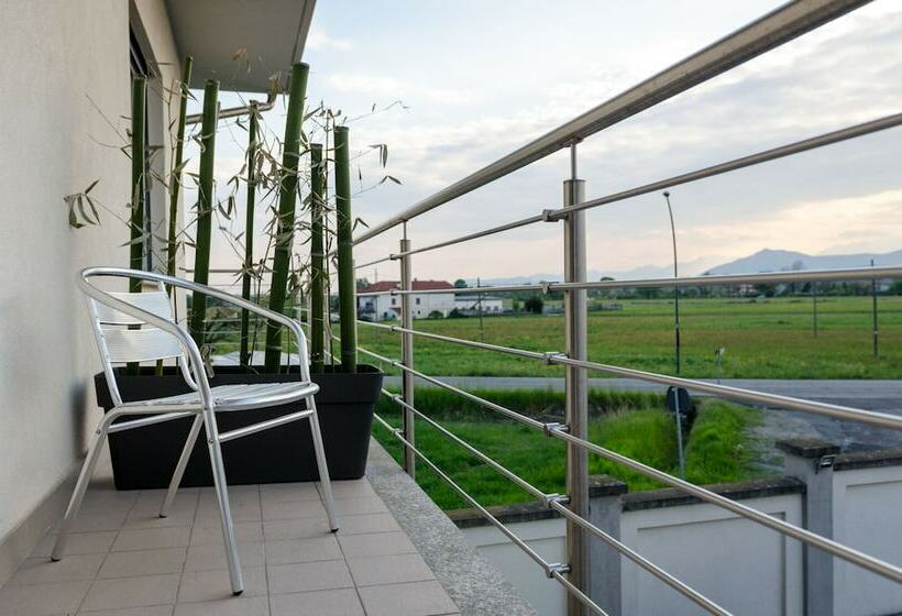 스탠다드 트리플 룸, La Montrucca Camere