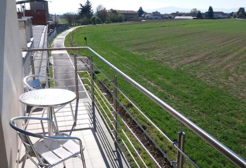 디럭스 트리플 룸, La Montrucca Camere