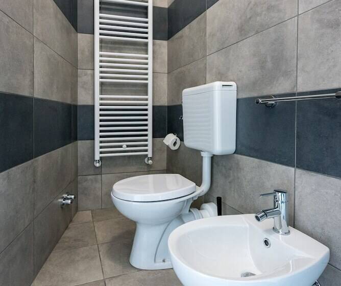 디럭스 트리플 룸, La Montrucca Camere