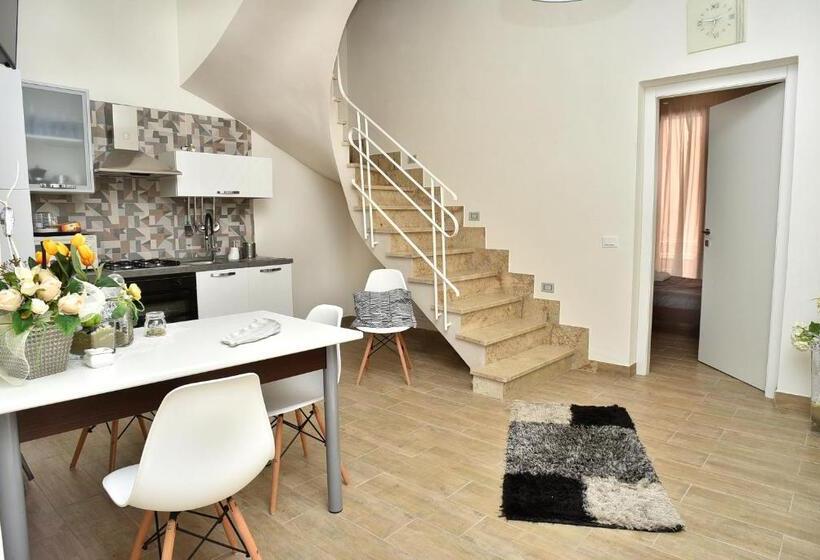 四人标准间, Casa Sarina