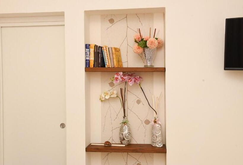 四人标准间, Casa Sarina