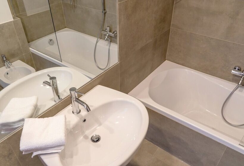 חדר סטנדרט לשלושה, Garda Rooms