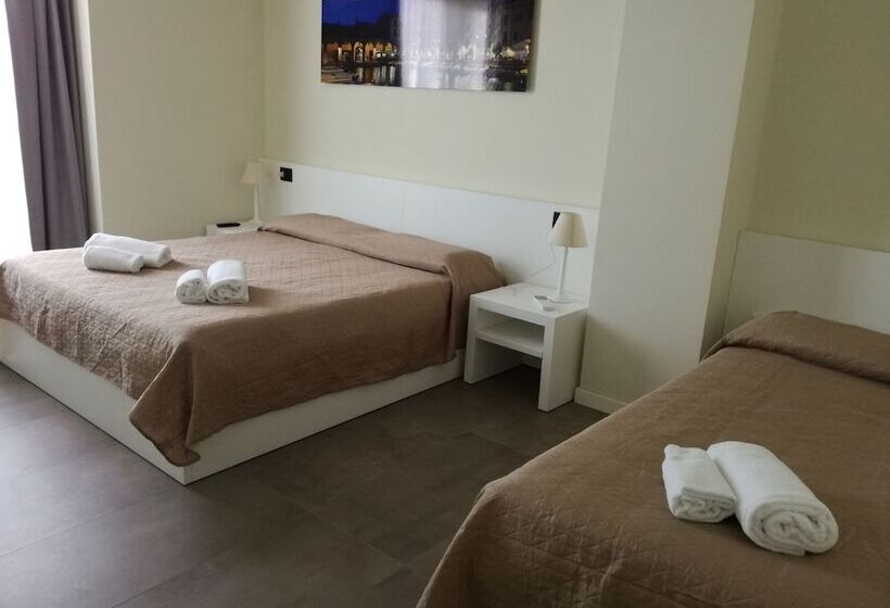 חדר סטנדרט לשלושה, Garda Rooms