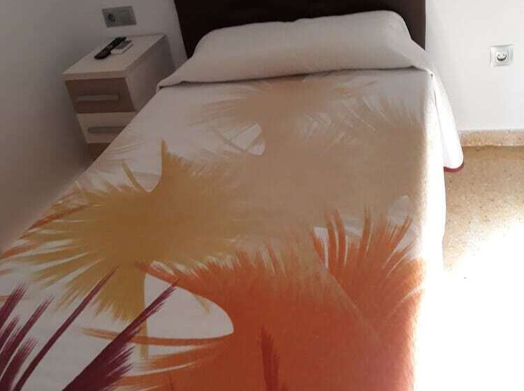 غرفة قياسية فردية, Pension Colón