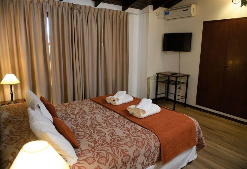 클래식 룸, Selva Montana