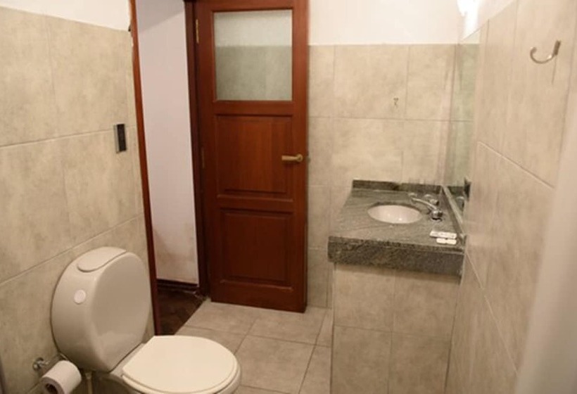 이코노미 룸, Selva Montana