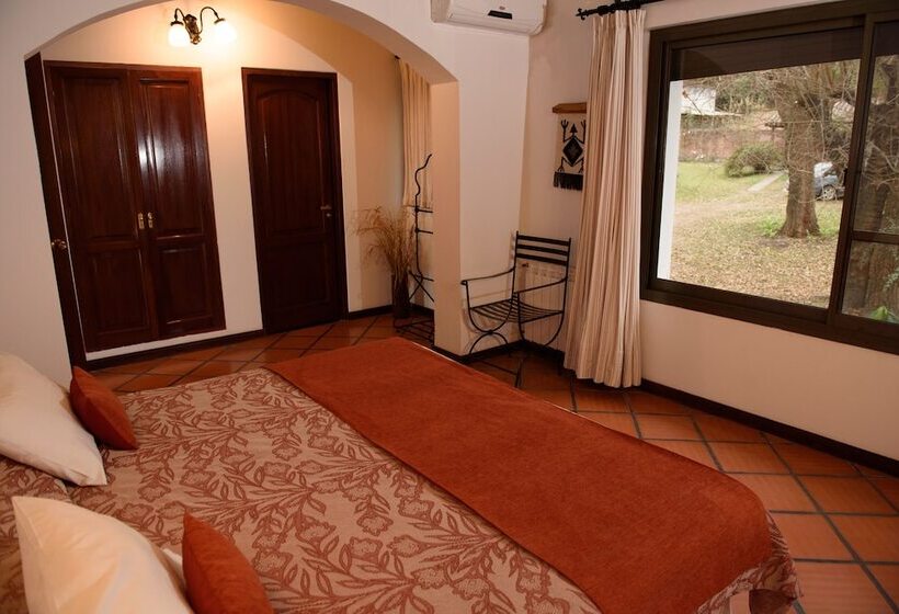 트리플 클래식 룸, Selva Montana