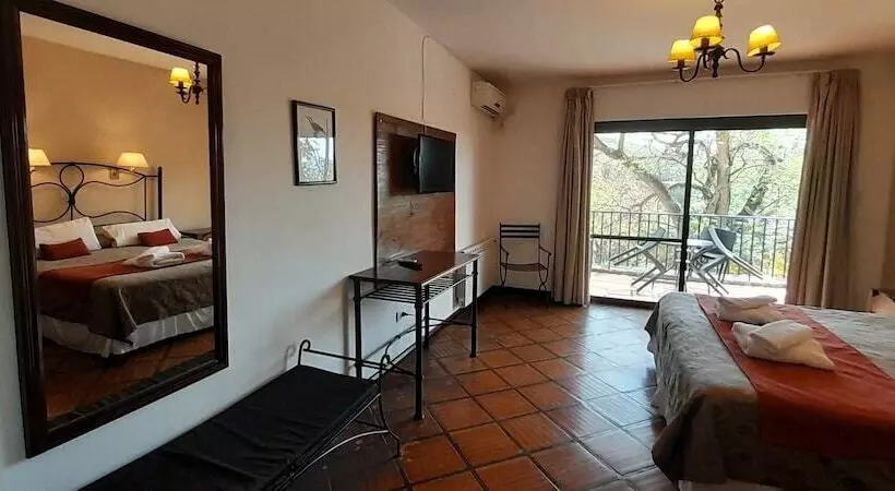 اتاق سوپریور با چشم‌انداز کوهستان, Selva Montana