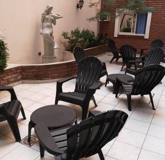 اتاق استاندارد سه نفره, Aires Express