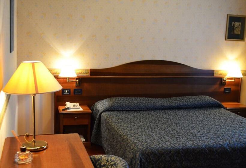 标准间, Ariotto Village