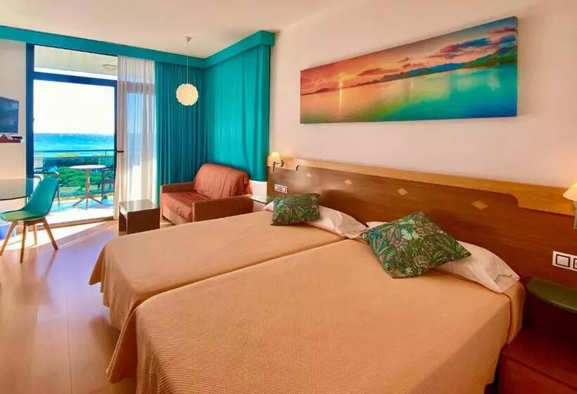 Triple Room Sea View, Blaucel