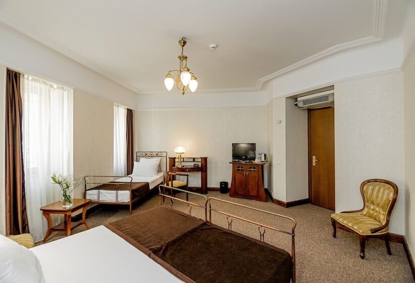 اتاق استاندارد سه نفره, Boutique Hotel Villa Mtiebi
