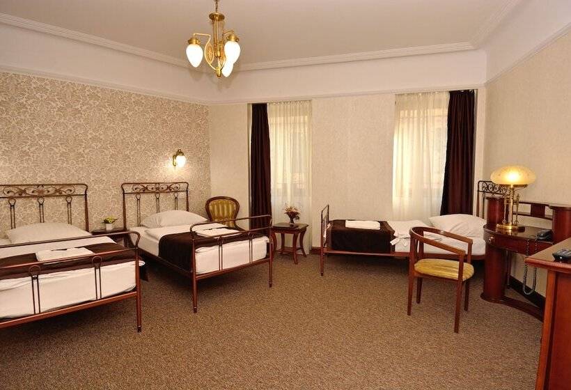 اتاق استاندارد سه نفره, Boutique Hotel Villa Mtiebi