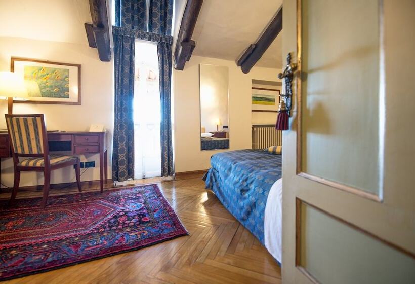 スタンダードルーム, Castello Rosso