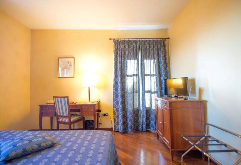 スタンダードルーム, Castello Rosso