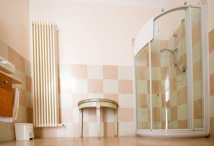 デラックスルーム, Castello Rosso