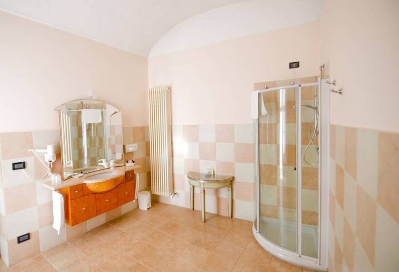 デラックスルーム, Castello Rosso