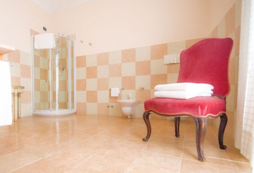 デラックスルーム, Castello Rosso