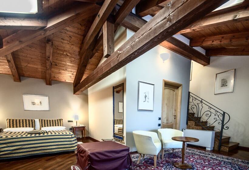 デラックスルーム, Castello Rosso