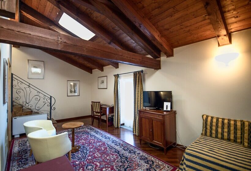 デラックスルーム, Castello Rosso