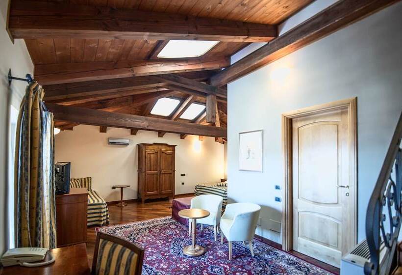 デラックスルーム, Castello Rosso