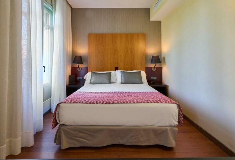 Номер Стандарт, Catalonia El Pilar