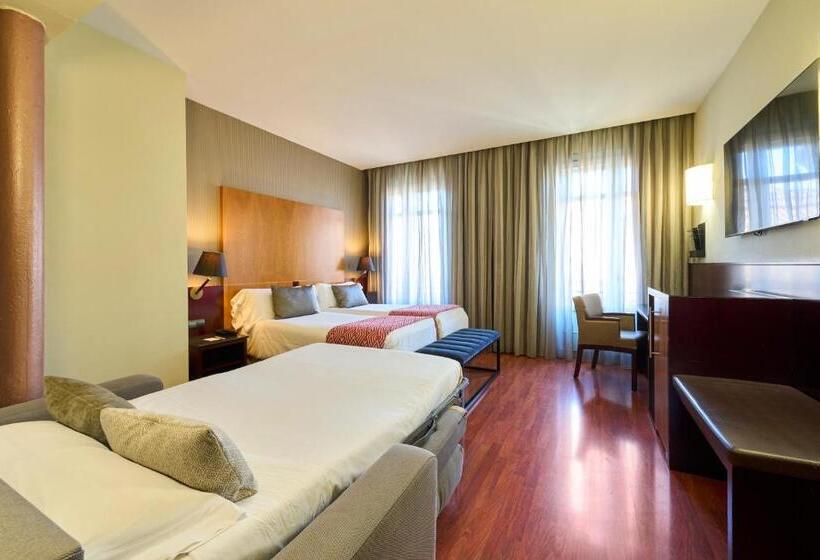 Номер Стандарт Трехместный, Catalonia El Pilar