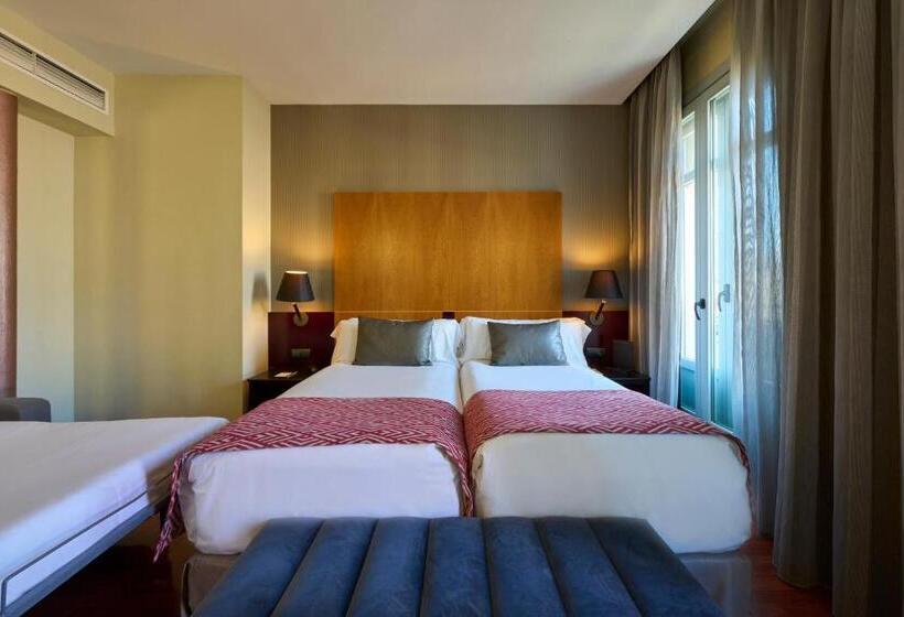 Номер Стандарт Трехместный, Catalonia El Pilar