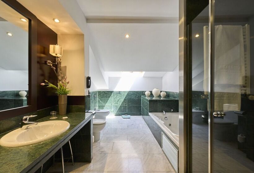 Номер Superior, Catalonia El Pilar