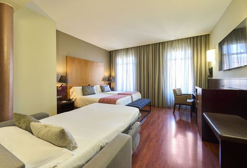 Номер Стандарт Трехместный, Catalonia El Pilar