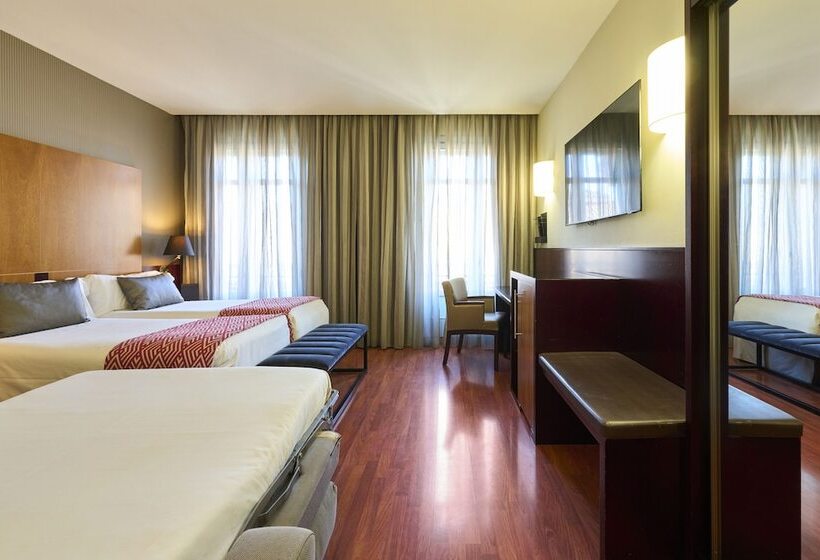 Номер Стандарт Трехместный, Catalonia El Pilar