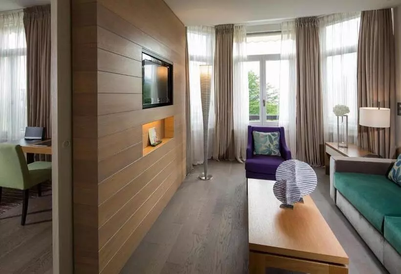 Suite with lake view, Ermitage