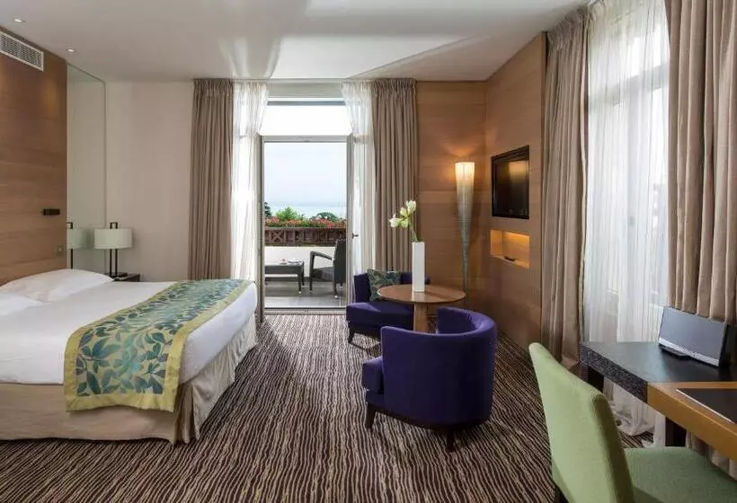 Suite with lake view, Ermitage
