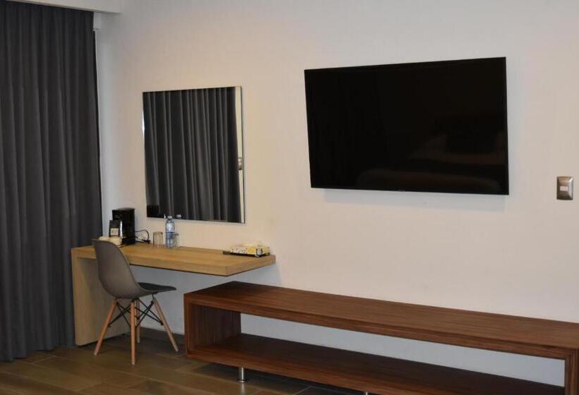 小型套房, Estanza Hotel & Suites