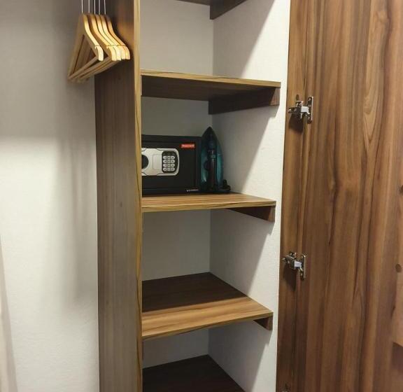 חדר סטנדרט, Estanza Hotel & Suites