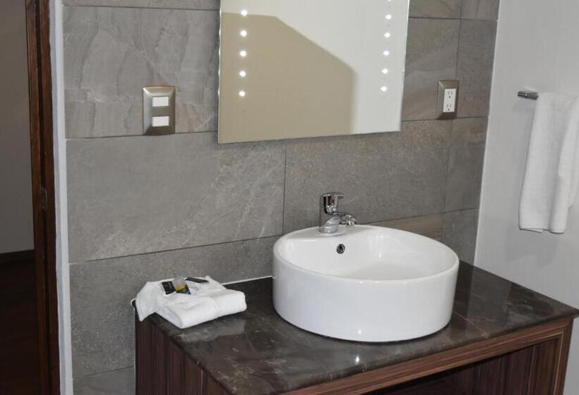 סוויטה משפחתית, Estanza Hotel & Suites