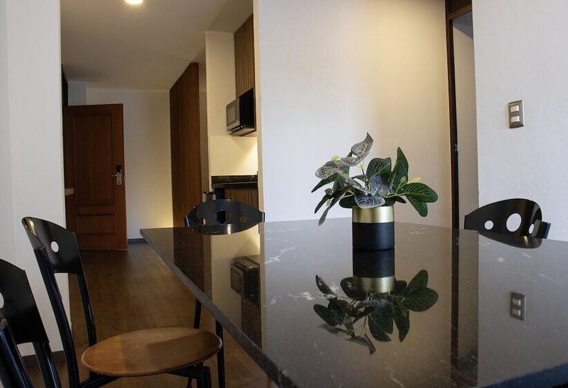 סוויטה משפחתית, Estanza Hotel & Suites