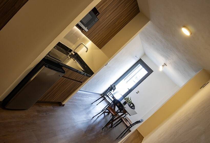 סוויטה משפחתית, Estanza Hotel & Suites